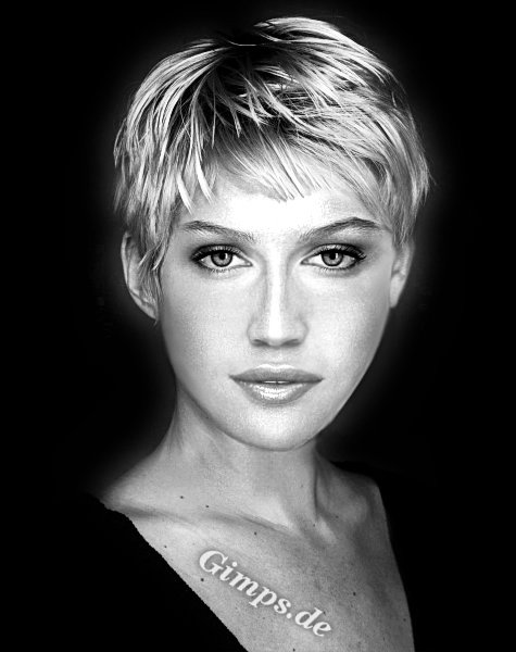 Short Hair Styles: Hairstyles for Round Faces